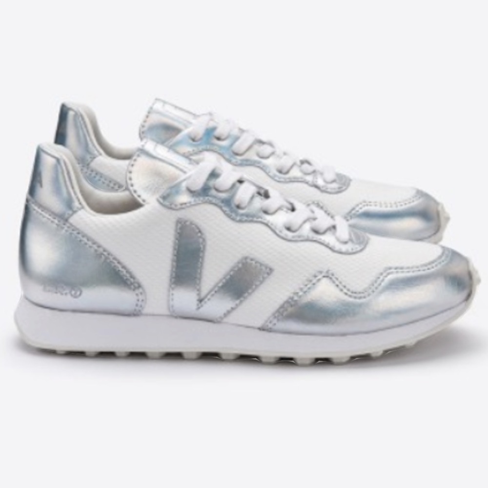 Veja Women's Sneakers in White and Silver